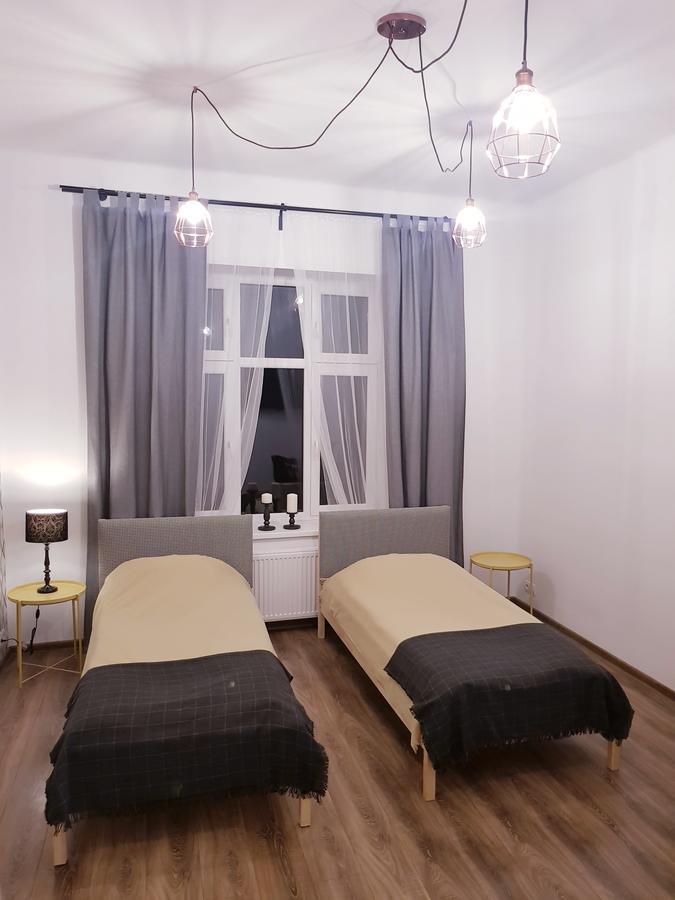 Guest Room RÓWNA Kielce Extérieur photo